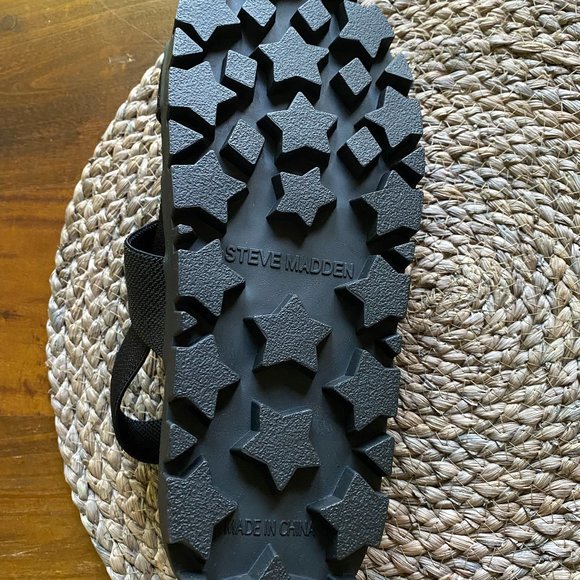 Steve Madden Landmark Sandal - Picture 3 of 6